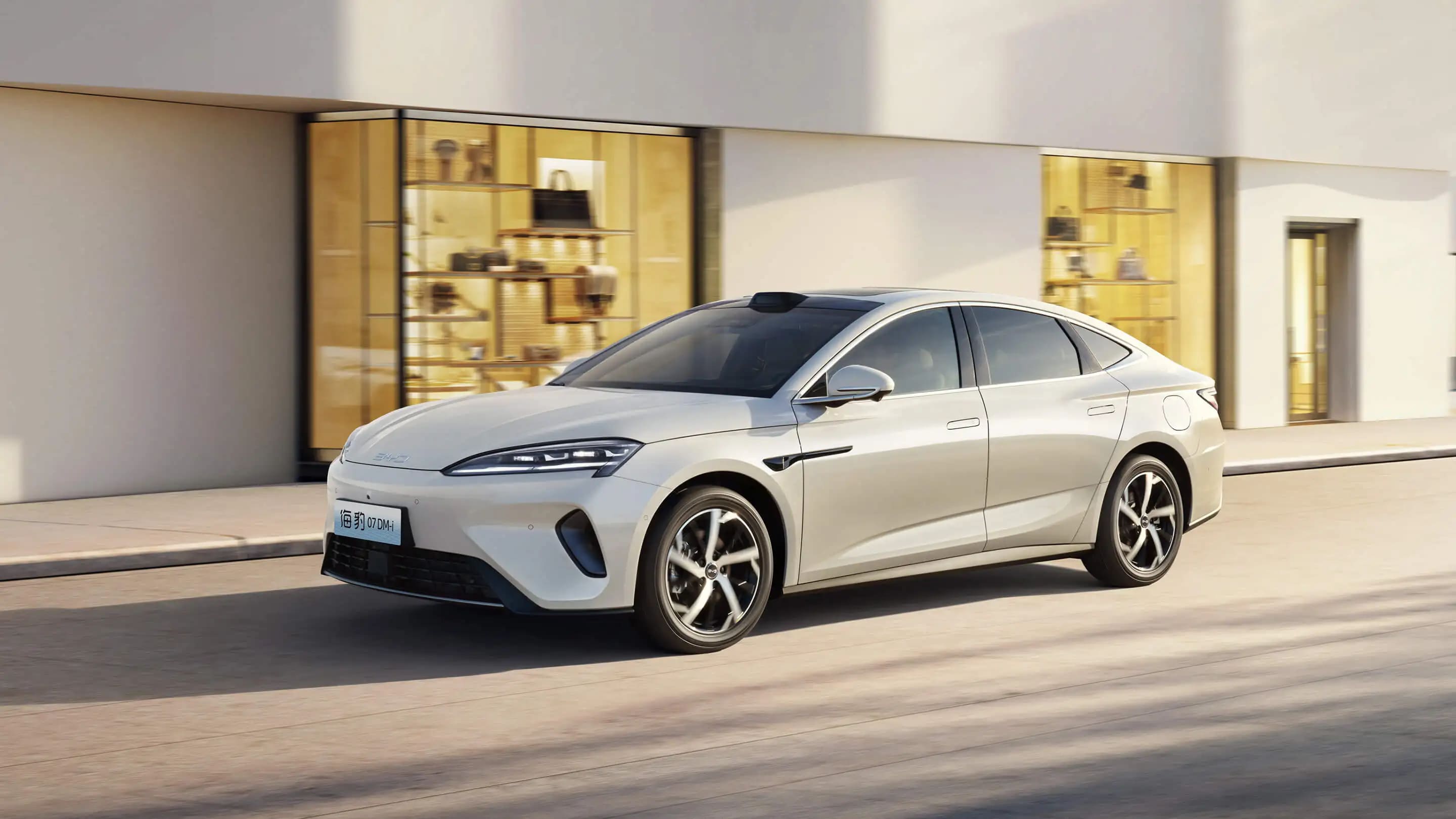 Гібридний автомобіль BYD Seal 07 DM-i 2026